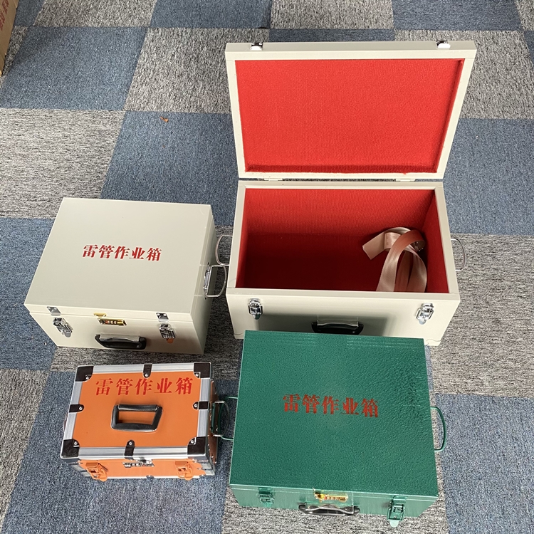南山爆破工程作业箱如何选择？玻璃钢与传统材质的全面对比